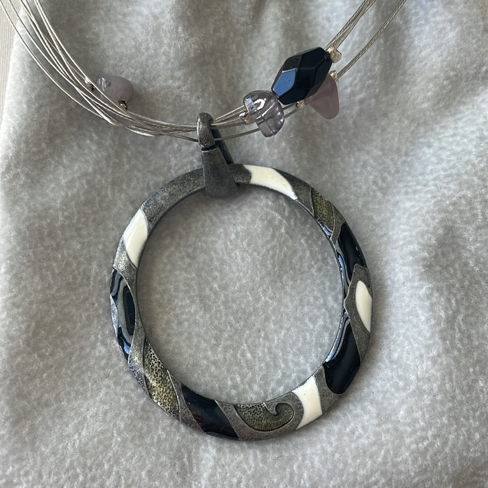 2 Necklaces - Picture 3 of 4